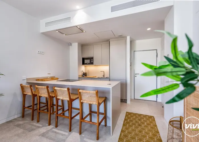 Vivi Homes - Toro Pool, Sauna, Gym & Appartamento